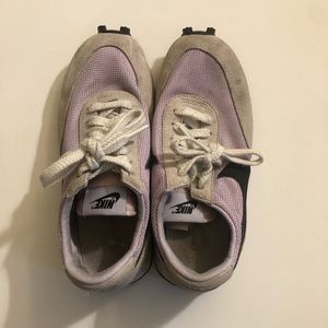 Nike daybreak sneaker